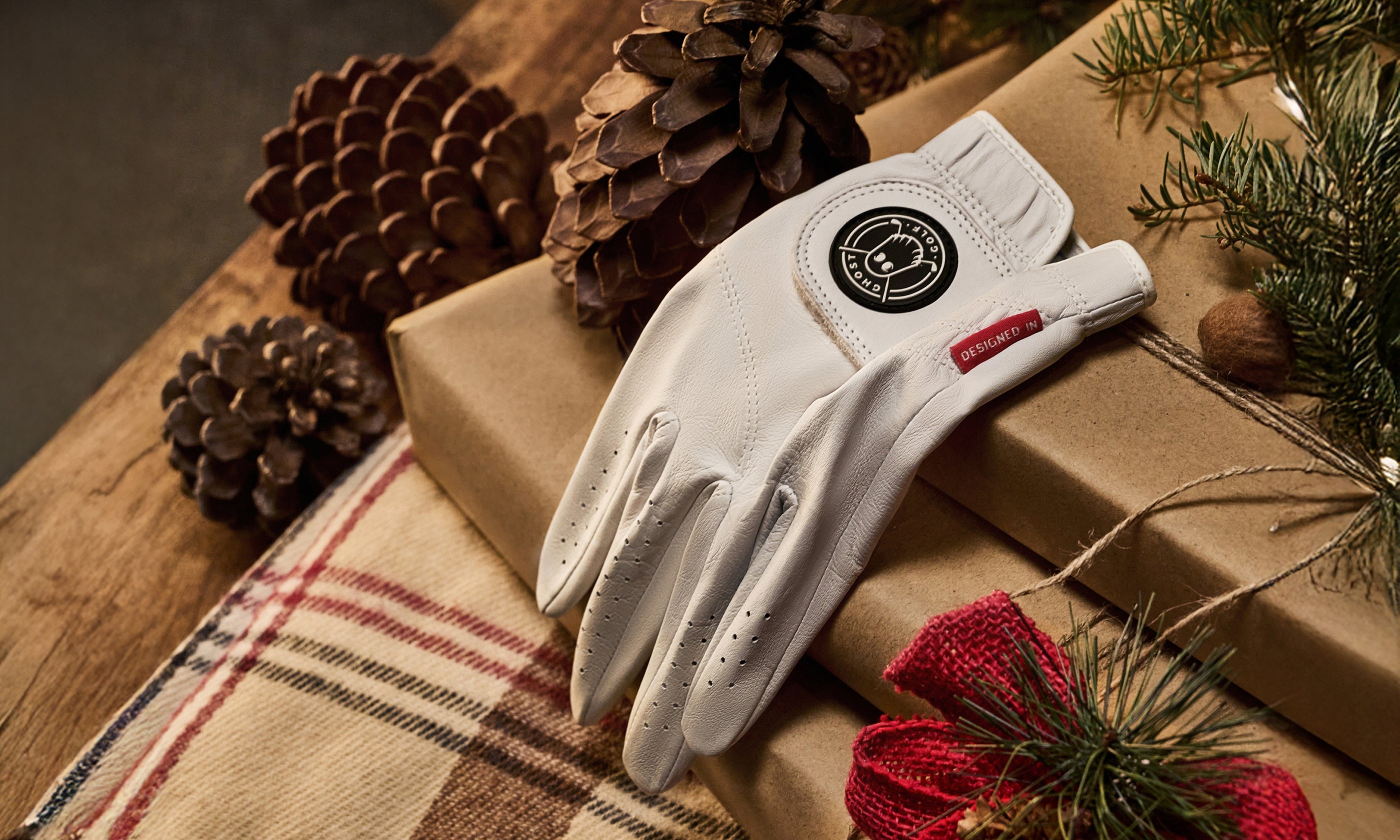 2025_Holiday_-_Glove_Tile