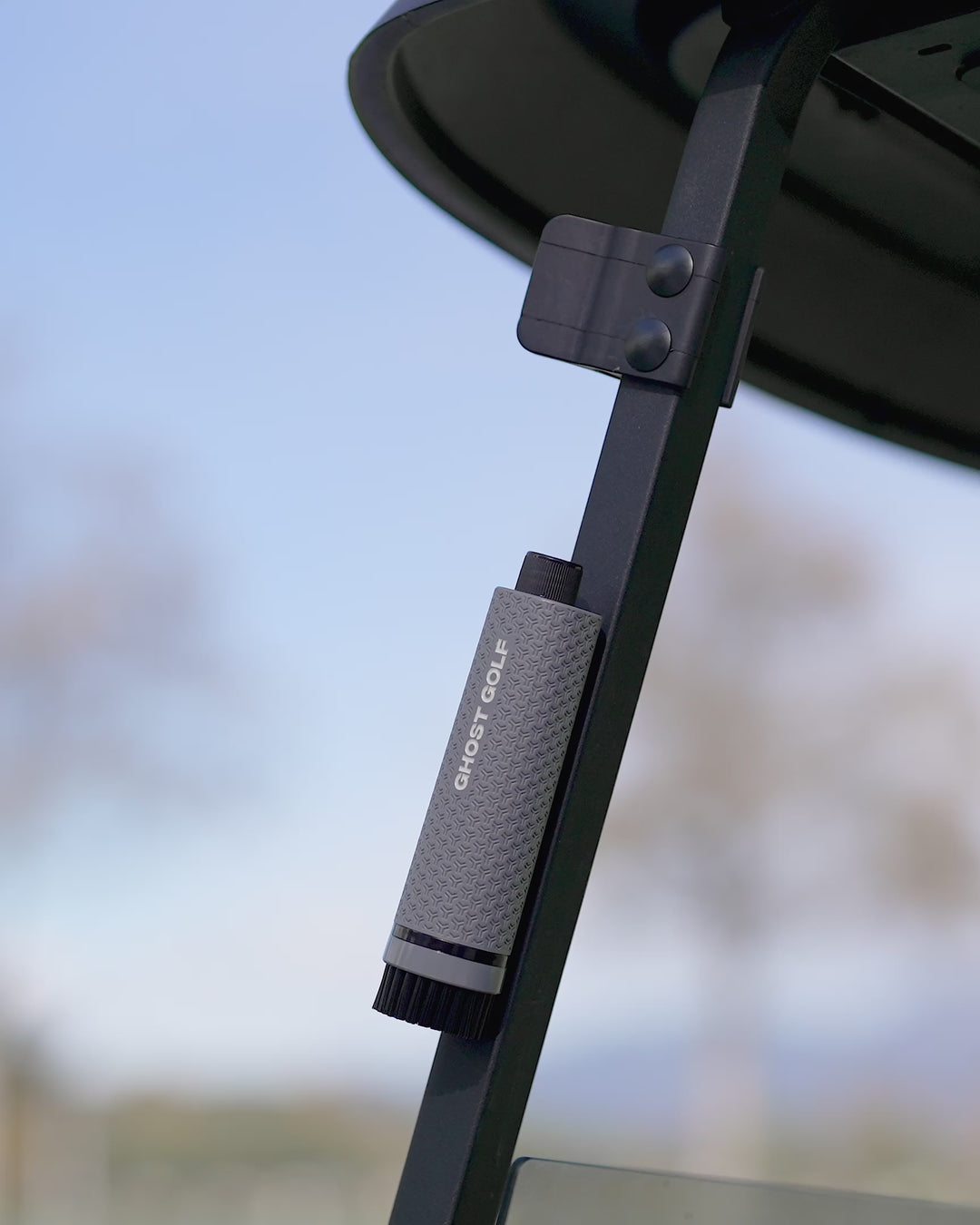 Video of the Magnetic Golf and Shoe Brush showing all its features. Grey Brush. #color_grey